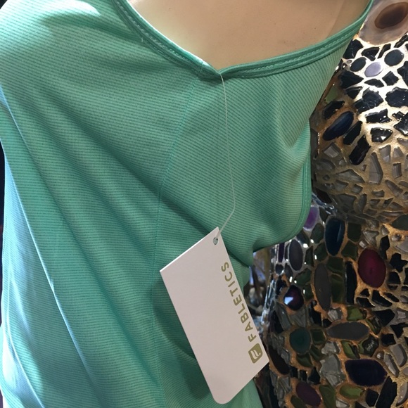 Fabletics top new with tags - Picture 7 of 7